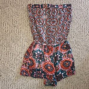 Dual-Print Strapless Romper with Pockets